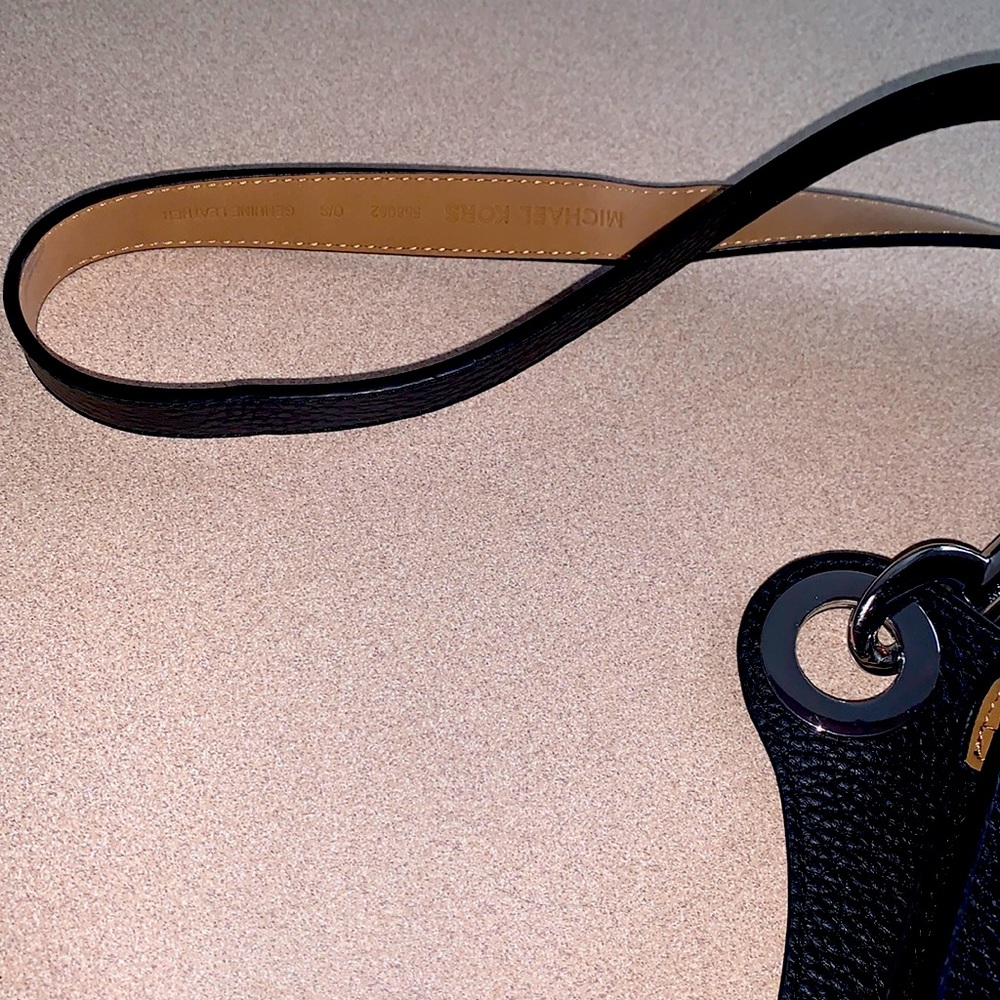Michael knor purse like a cross body very cute